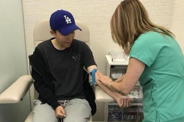 生孩子直拍宫口的水下